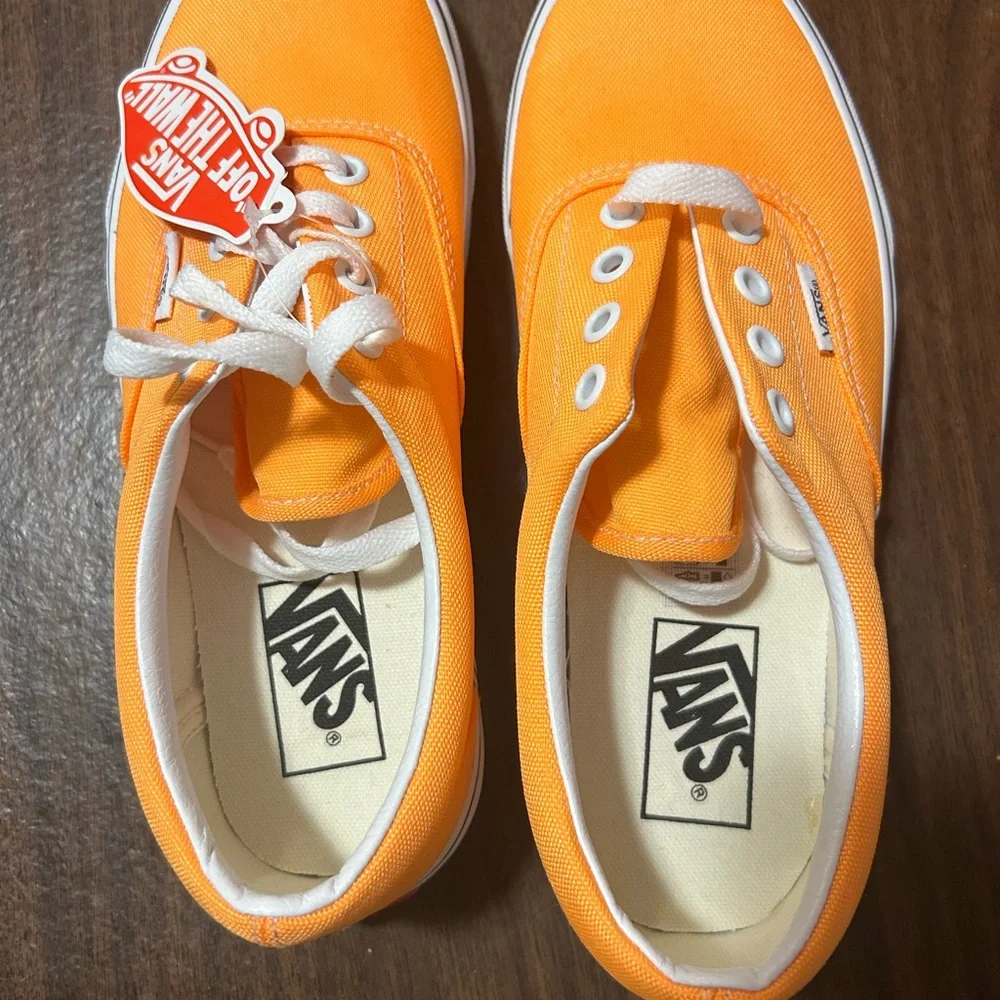 Vans - Picture 2 of 5